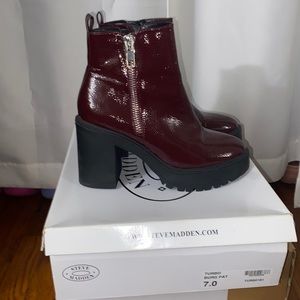 Barely worn chunky heel boot